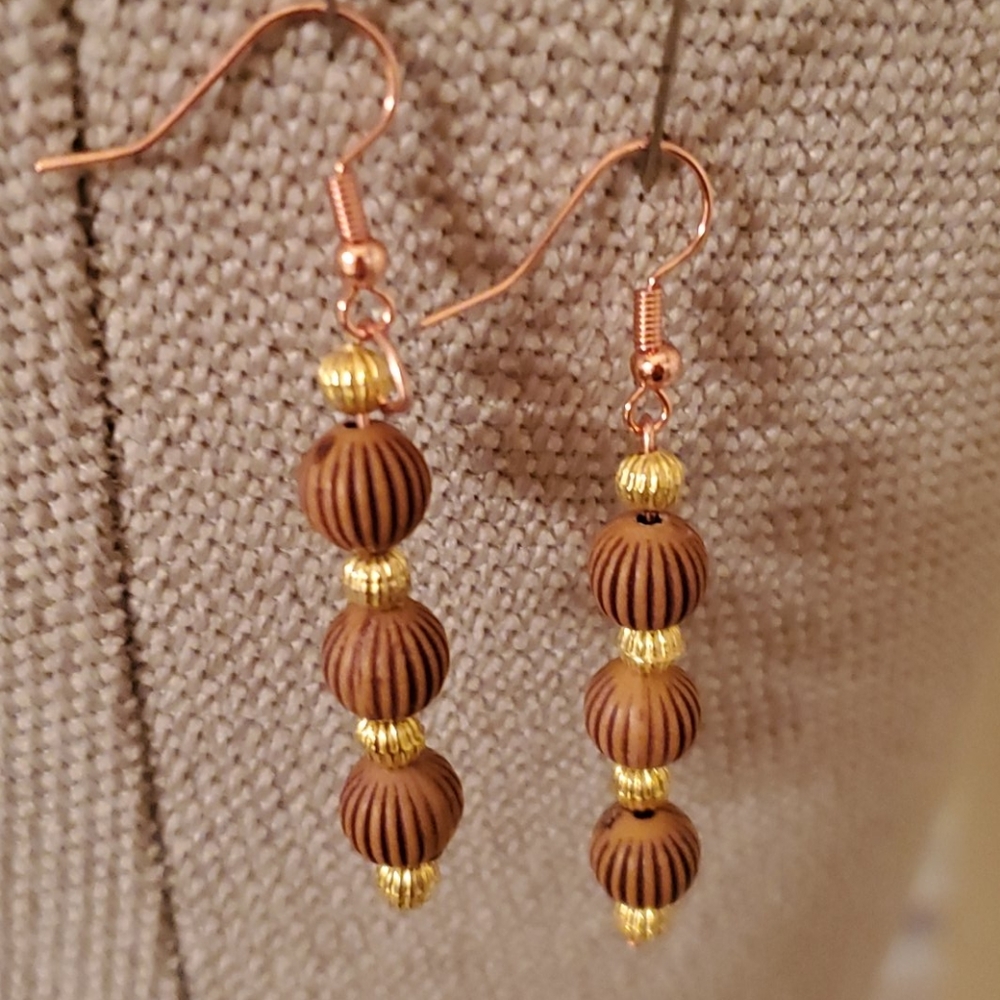 Ladies Custom Handcrafted Earrings - Picture 3 of 4
